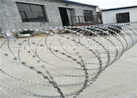 बाड़ सुरक्षा जस्ती रेजर तार, रेजर कांटेदार तार का तार व्यास 500 मिमी